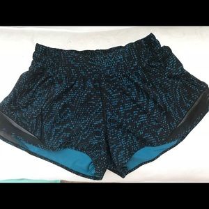 Lululemon Hotty Hot Shorts 2.5” inseam Size 4